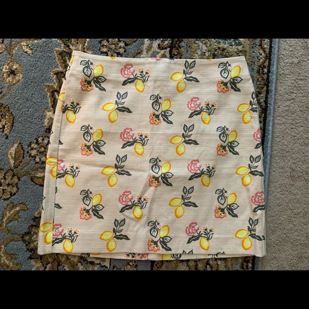 NWOT Loft Skirt with Lemons